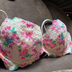 Pink Victoria secret bra